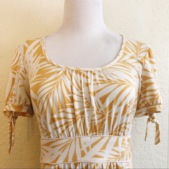 Yellow Leaf Print Dress - Picture 2 of 6